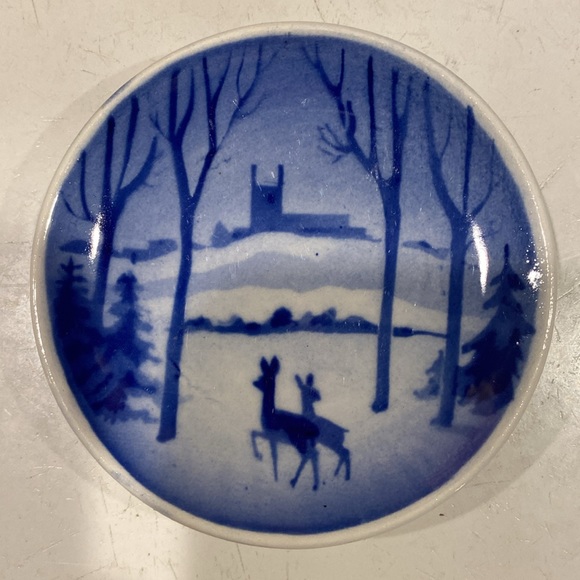 Denmark 3 1/4” Plates - Set of 4 - Picture 6 of 9